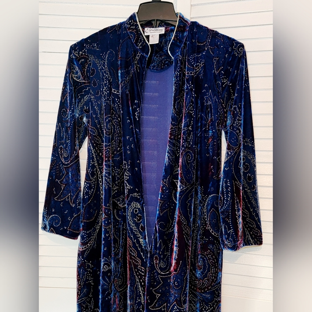 Expressions Blue Paisley Robe - Picture 3 of 14